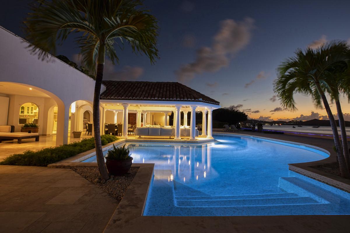 49-PetitePlage4-Evening_A louer villa Grand Case Saint Martin